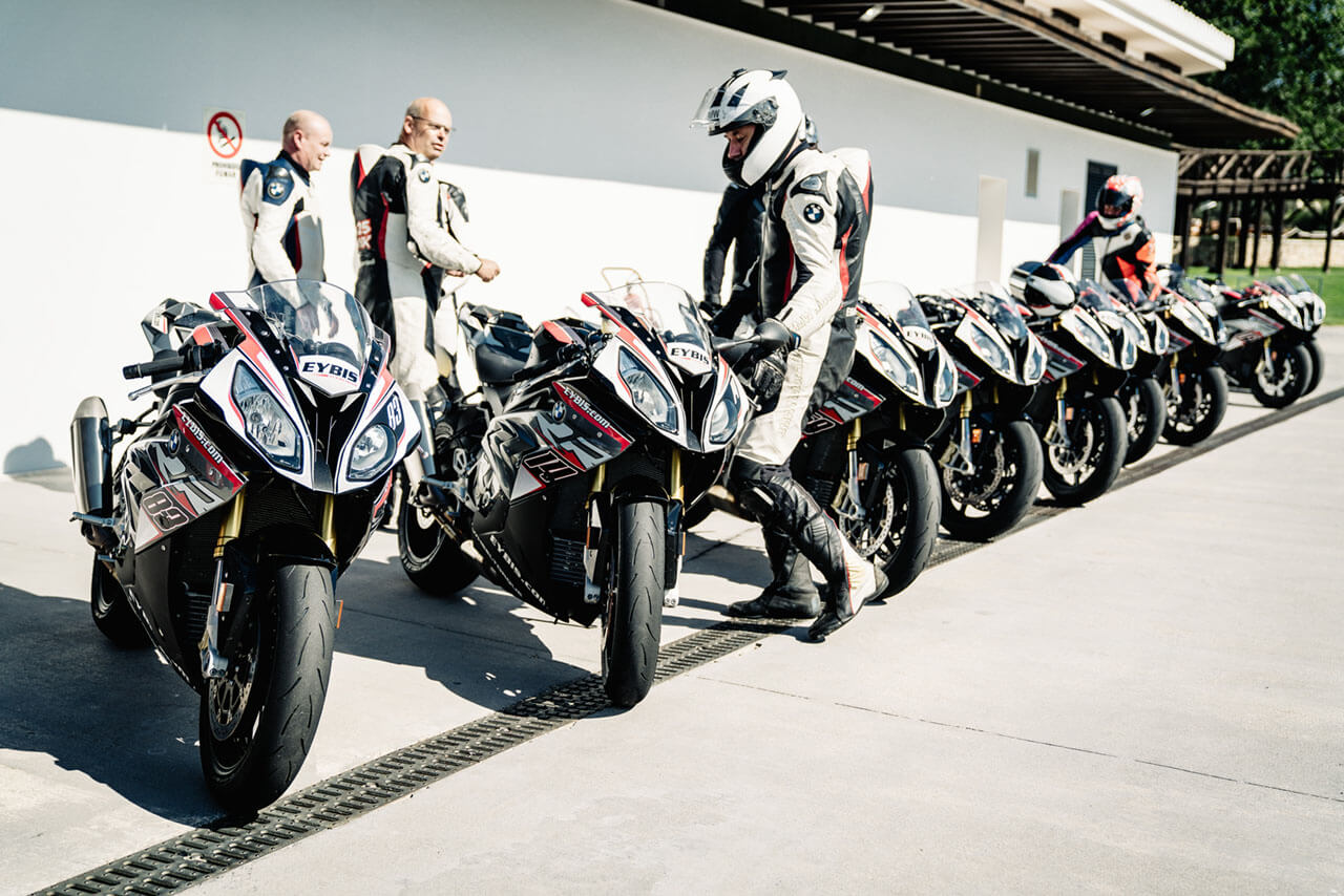 BMW Ascari Motorrad-157.jpg