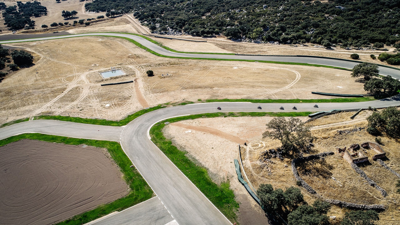 BMW Ascari Motorrad-186.jpg