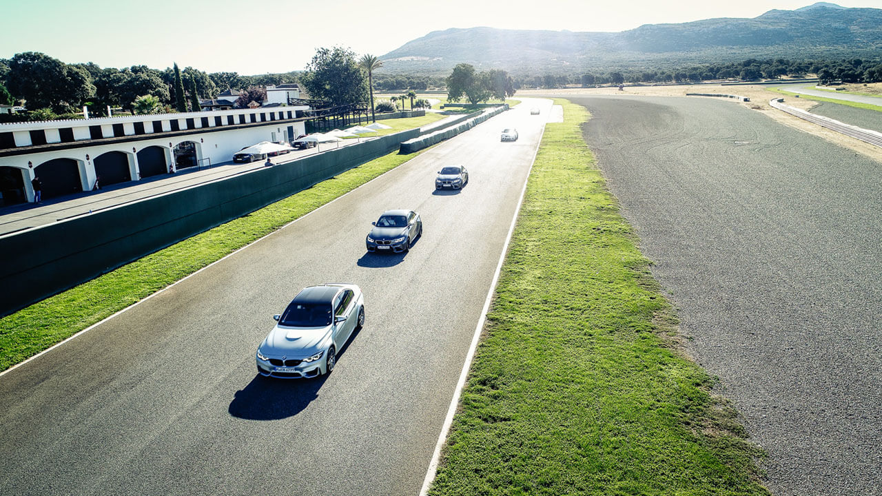 BMW Ascari Motorrad-300.jpg