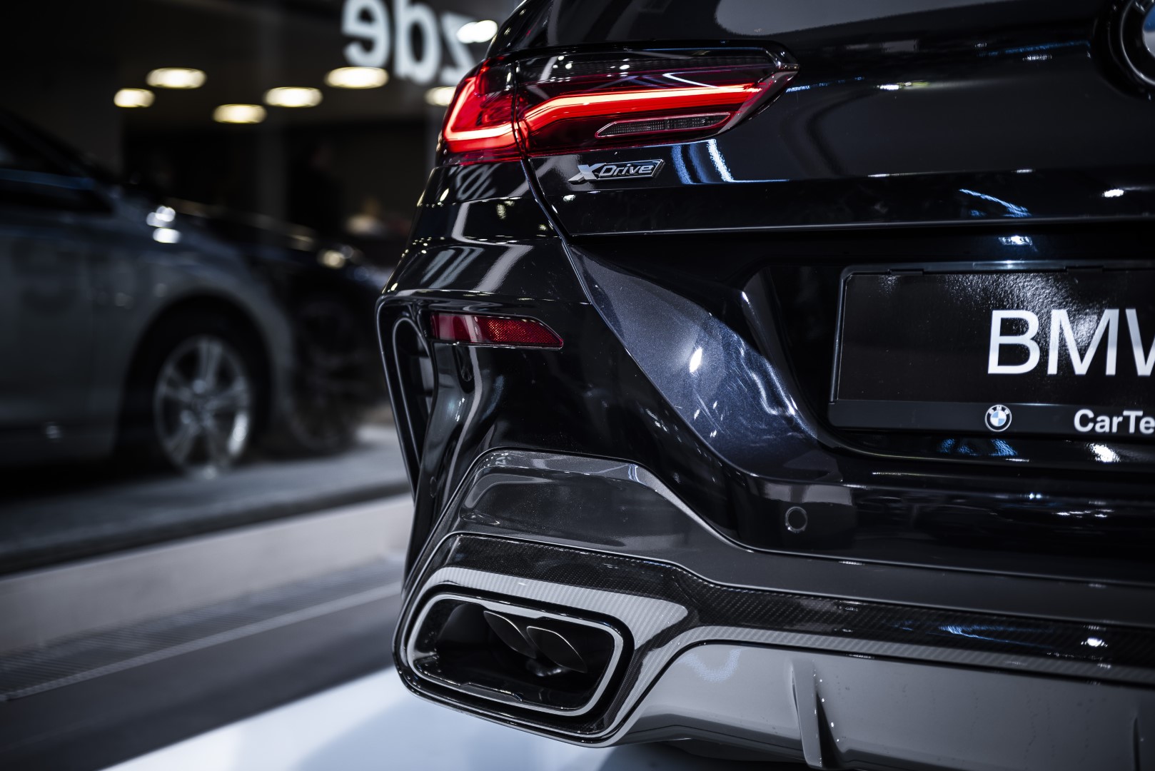 BMW 850i xDrive Coupé - showroom Praha