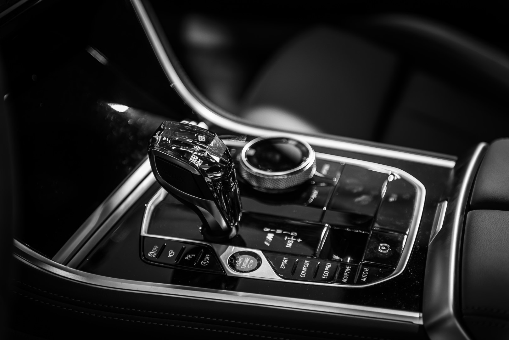 BMW 850i xDrive Coupé - showroom Praha