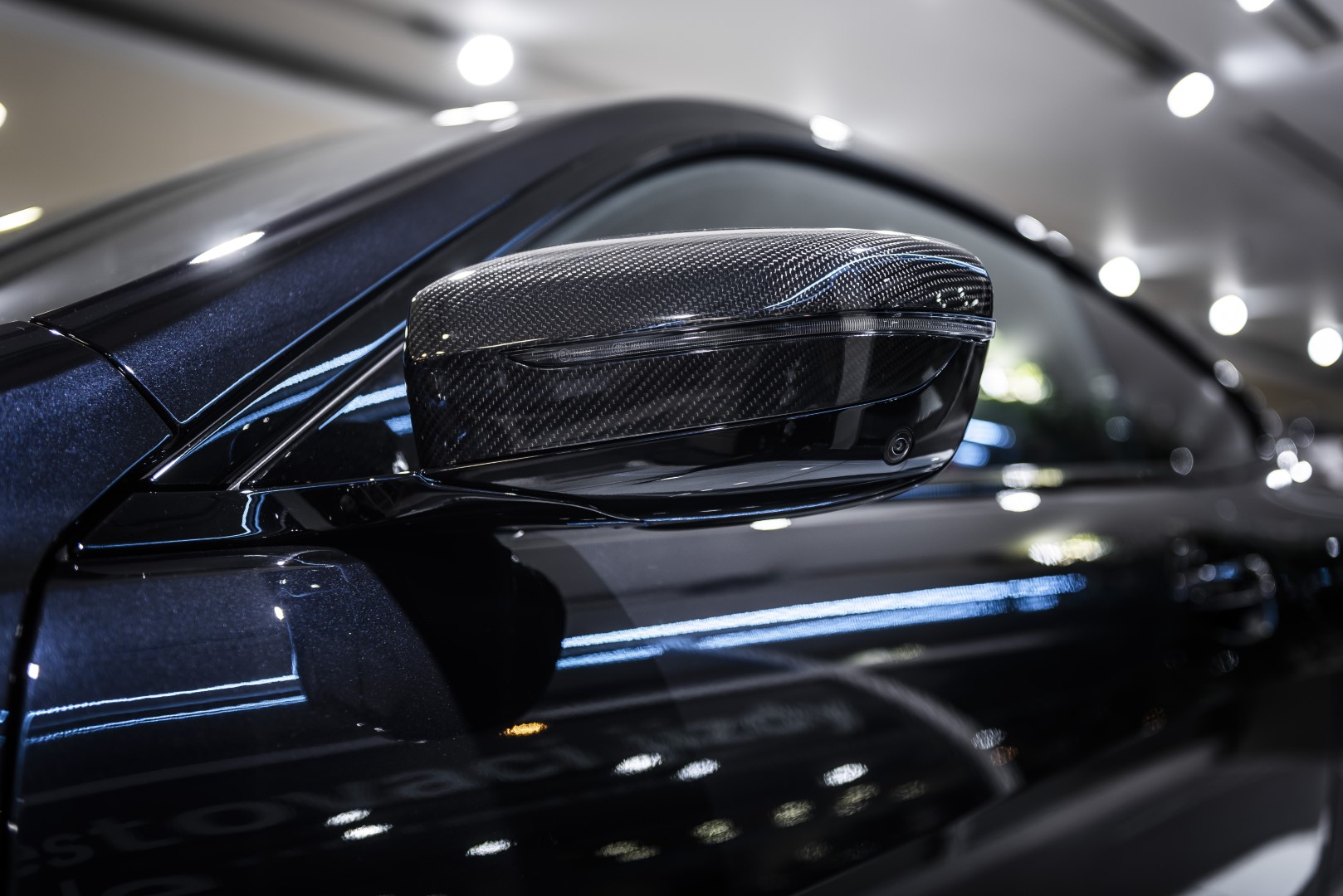 BMW 850i xDrive Coupé - showroom Praha