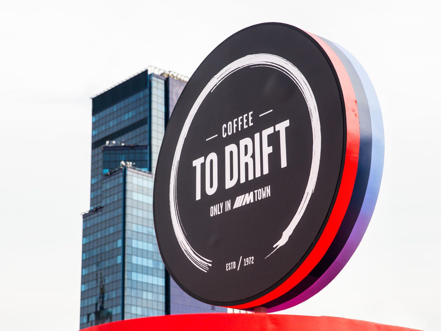 ///M TOWN | Kafe v BMW M TOWN | TOO MUCH is just right | CarTec Group