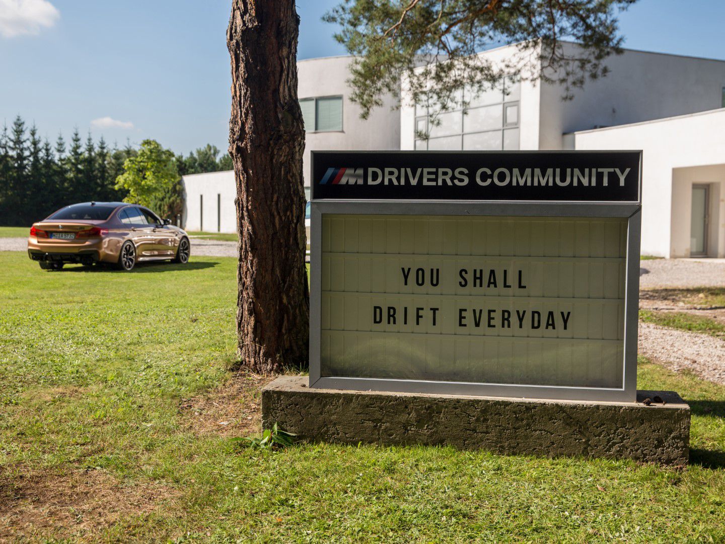 ///M TOWN | Škola M TOWN | TOO MUCH is just right | CarTec Group