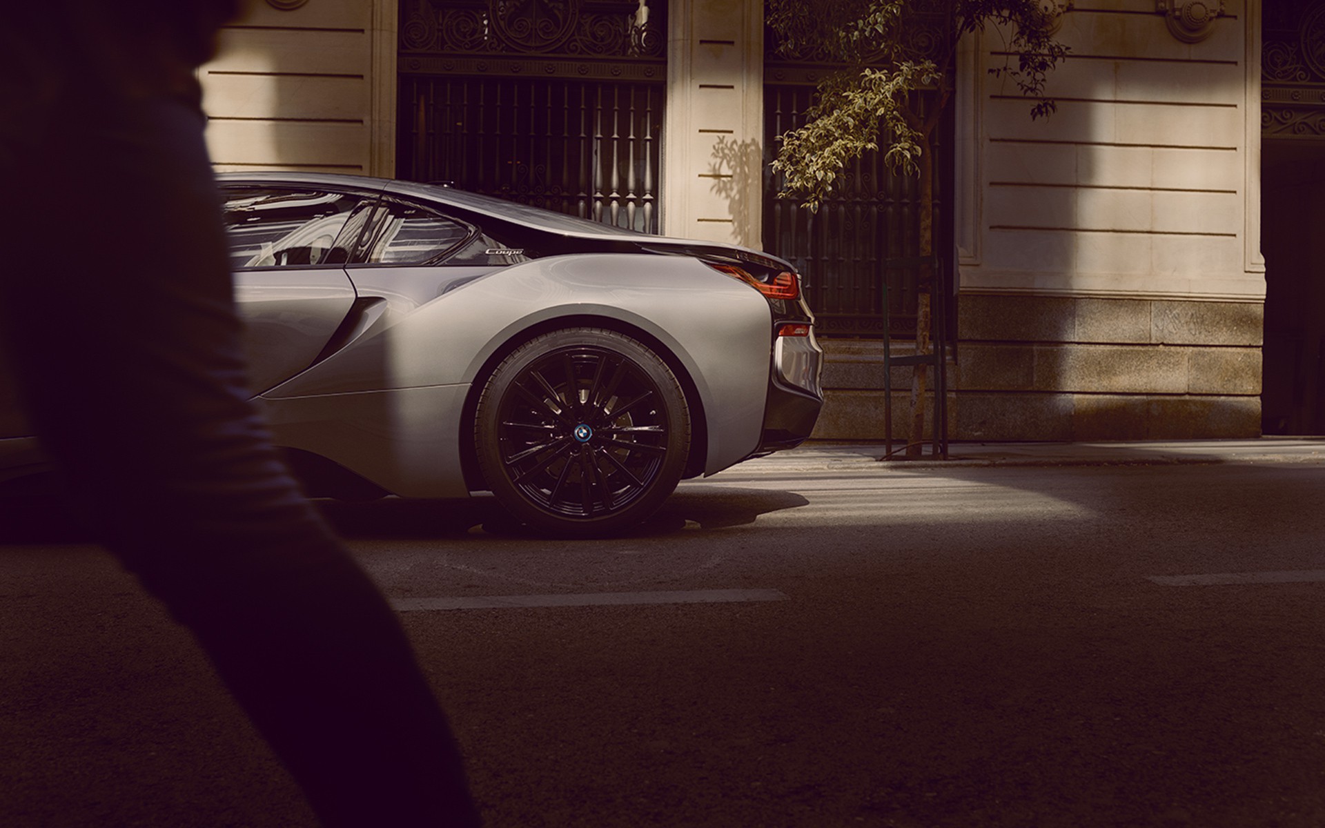 bmw-i8-coupe-images-videos-image-wallpaper-07.jpg.asset.1550581252332.jpg