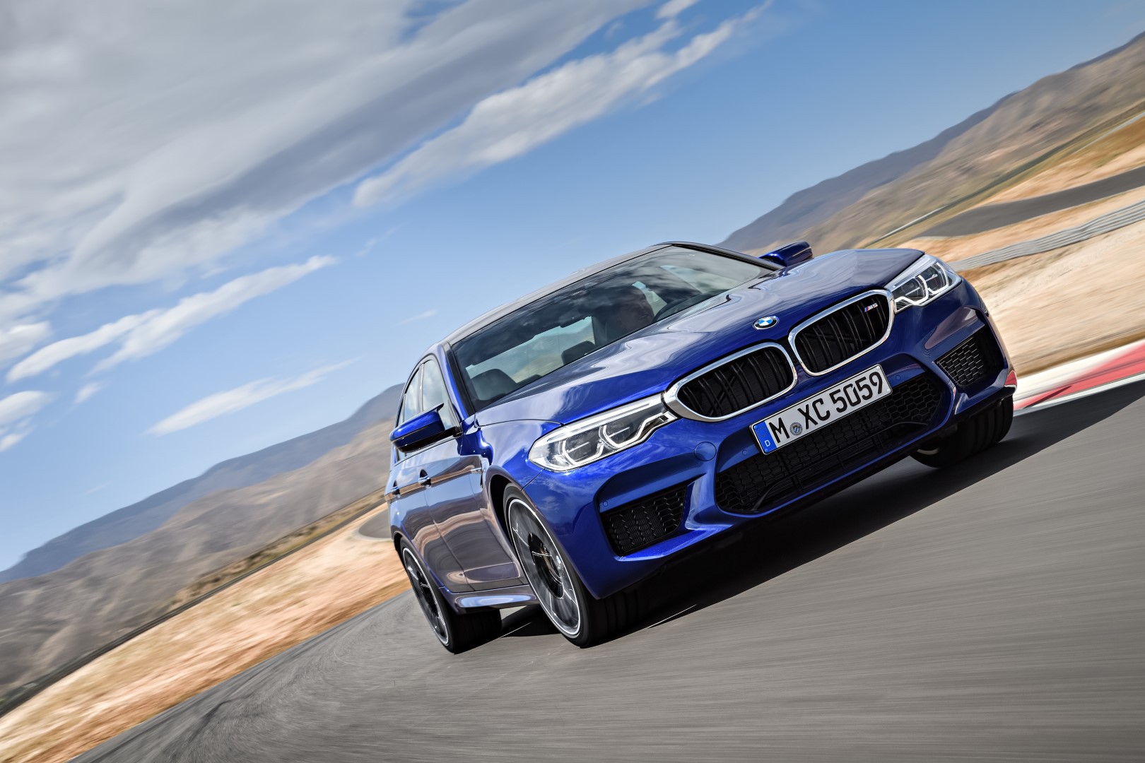 BMW-M5-f90-fotky-foto-cartec-group