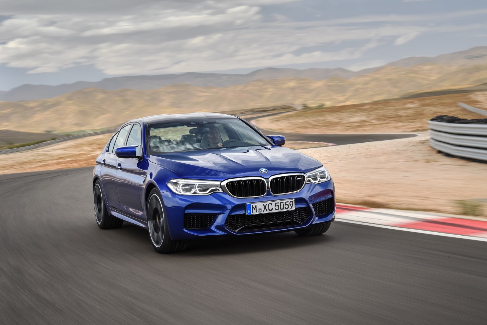 BMW-M5-f90-fotky-foto-cartec-group
