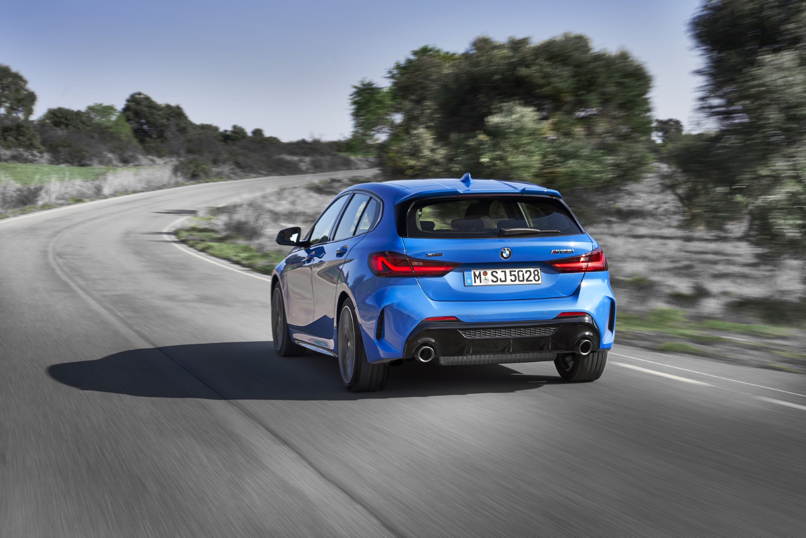 nove-bmw-rady-1-f40-m135i-xdrive