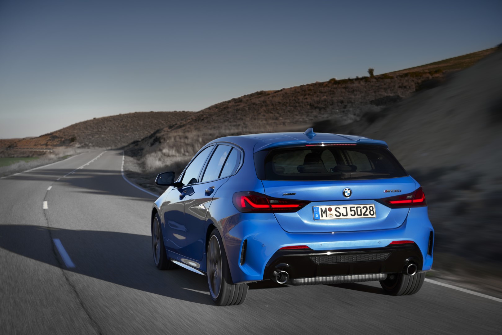 nove-bmw-rady-1-f40-m135i-xdrive