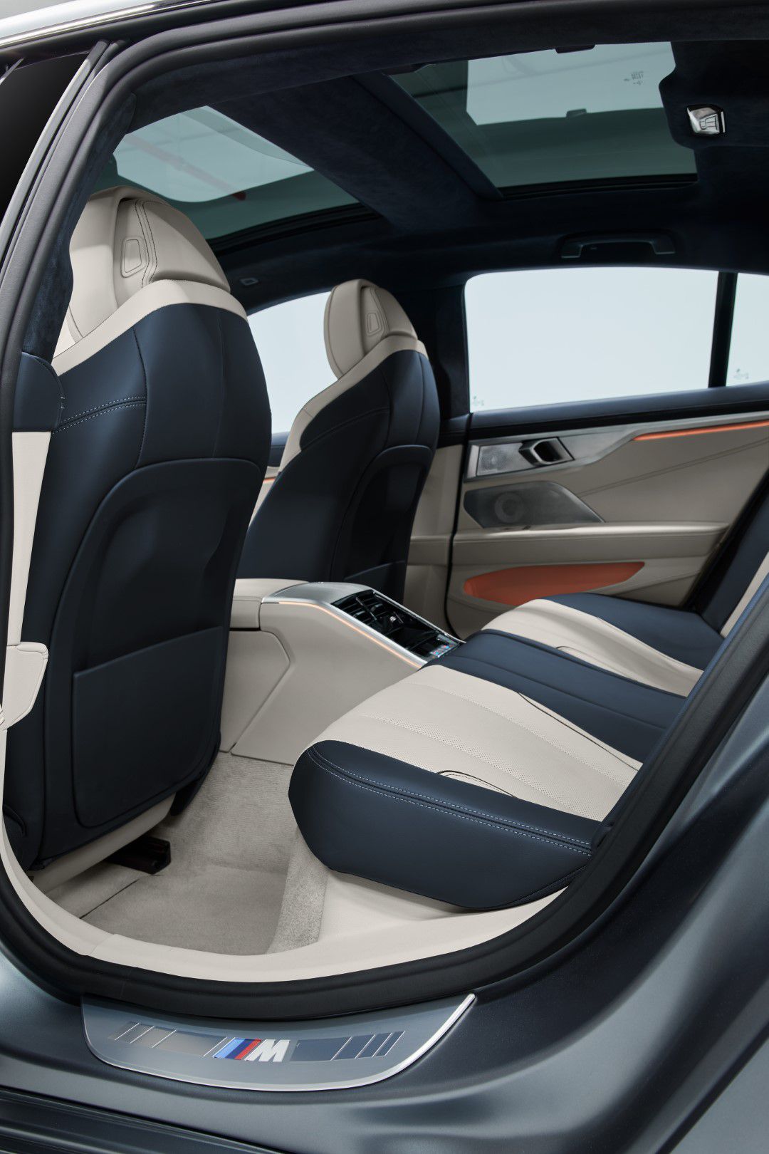 The new BMW 8 Series Gran Coupe - Studio (62).jpg