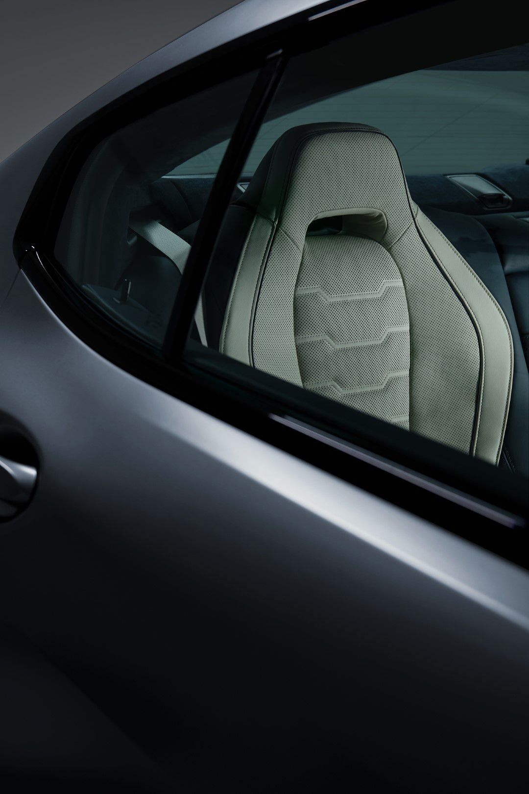 The new BMW 8 Series Gran Coupe - Studio (63).jpg