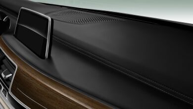 4AW. Kožená přístrojová deska