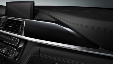 4M5. BMW Individual přístrojová deska potažená kůží