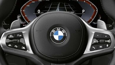 2TE. 8stupňová samočinná převodovka Steptronic včetně řadicích pádel na volantu a Automatic Hold funkce