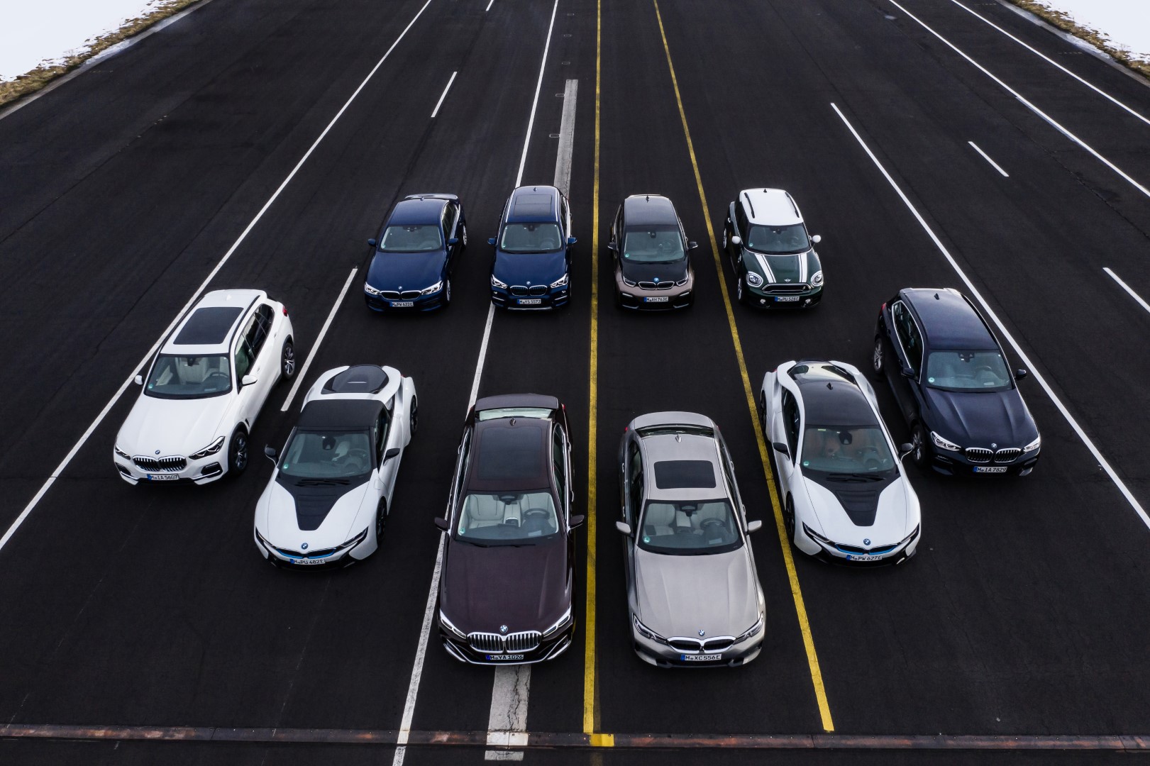 BMW-hybrid-modely-vozu-plug-in