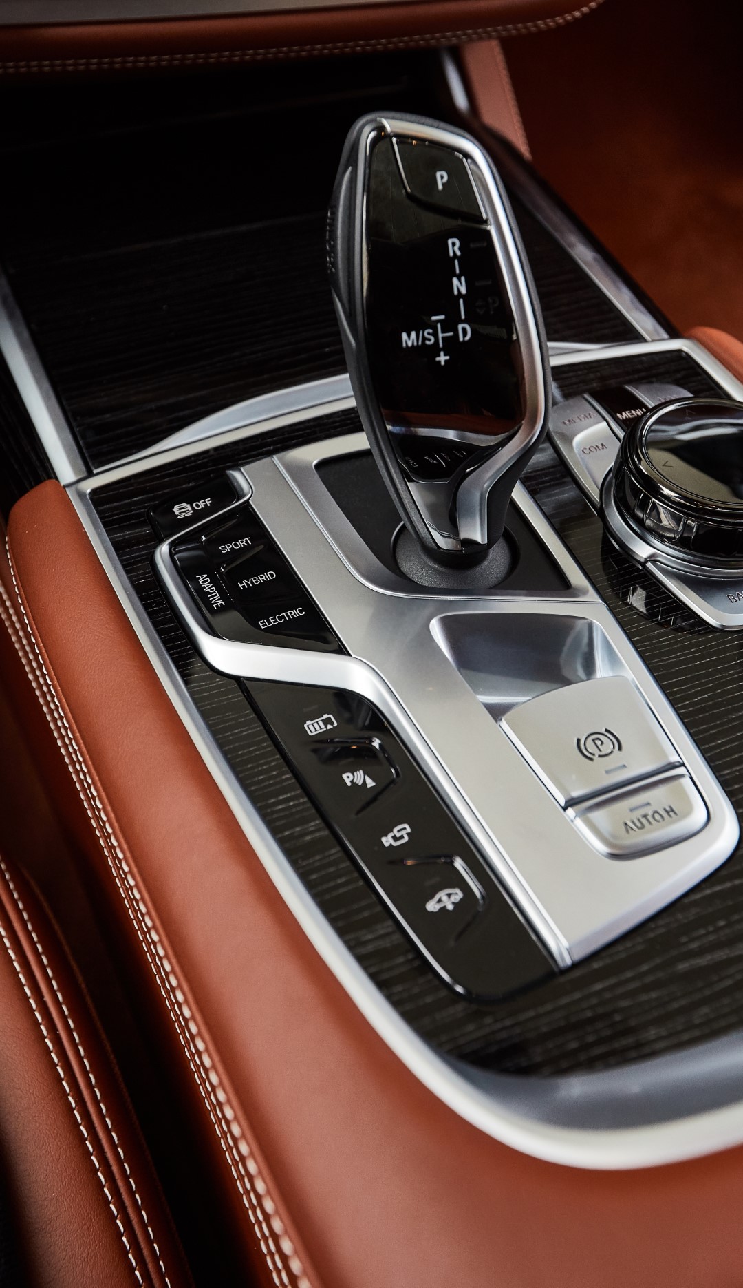 BMW-hybrid-modely-vozu-plug-in