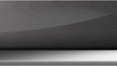 4KW. Dřevěné obložení interiéru z jasanu, šedý vysoce lesklý povrch