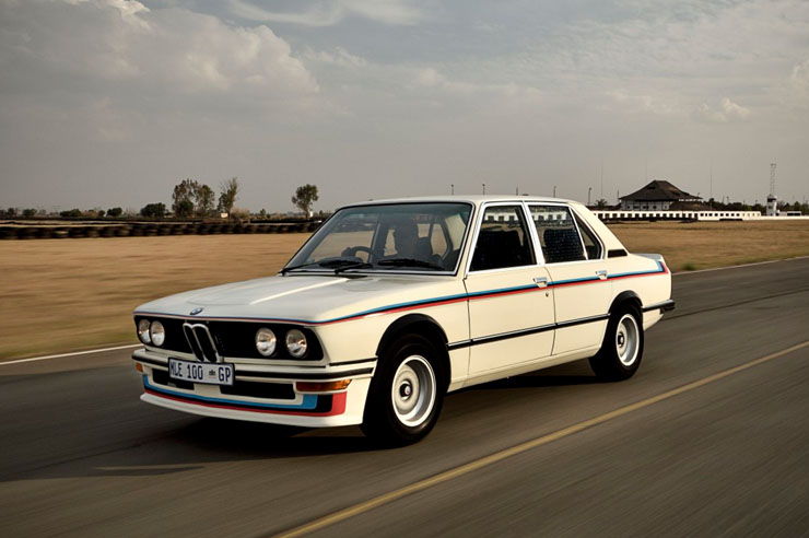 Zrestaurované BMW 530 MLE se vrací domů | Skutečné legendy žijí věčně