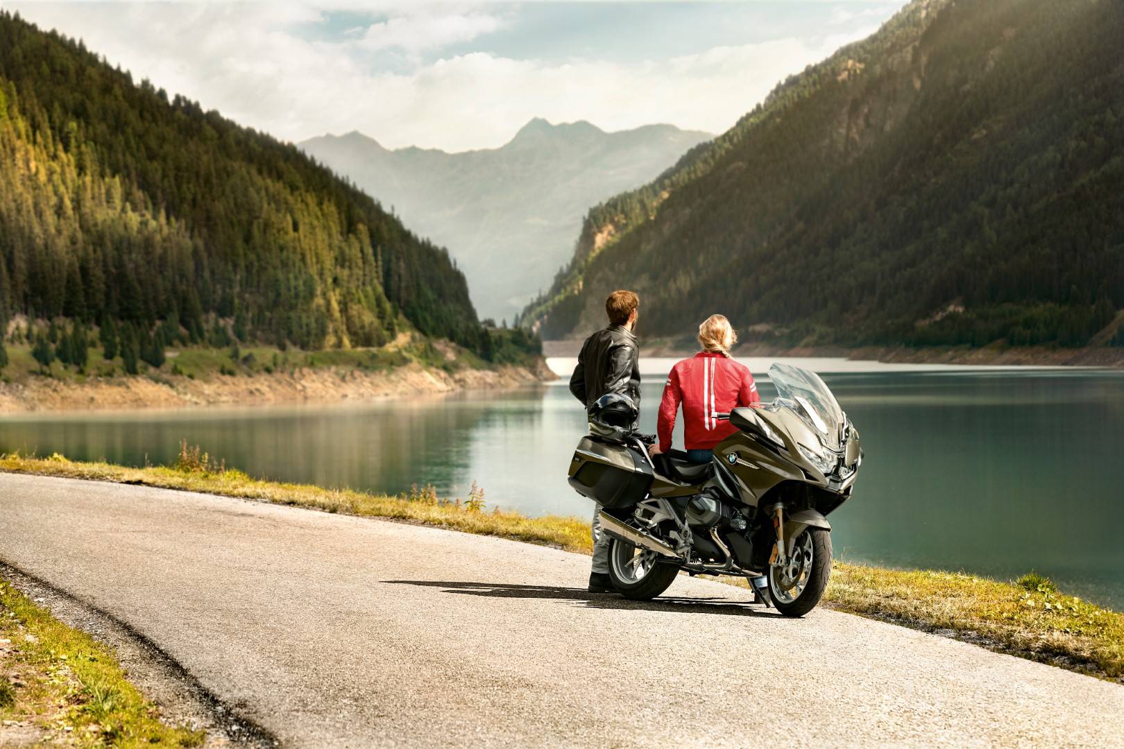 BMW-moto-r1250rt-outdoor