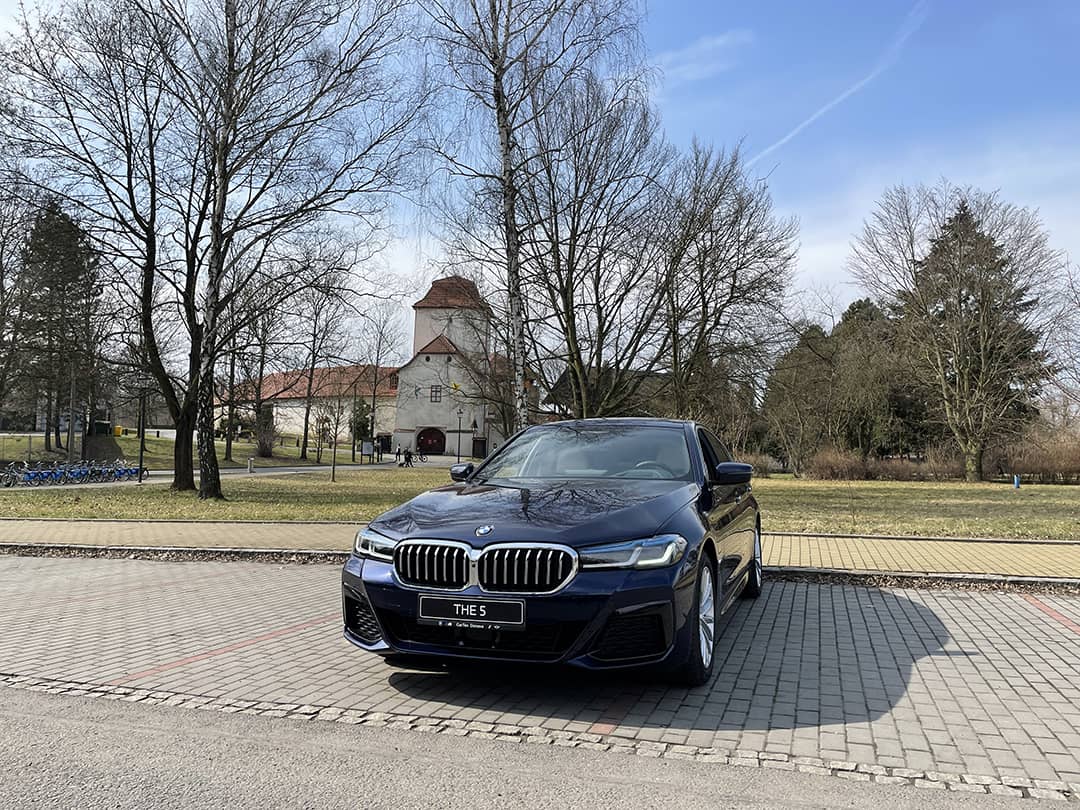 CarTec Vám představuje: BMW 545e | Prémiový šestiválcový sedan s hybridní technologií.