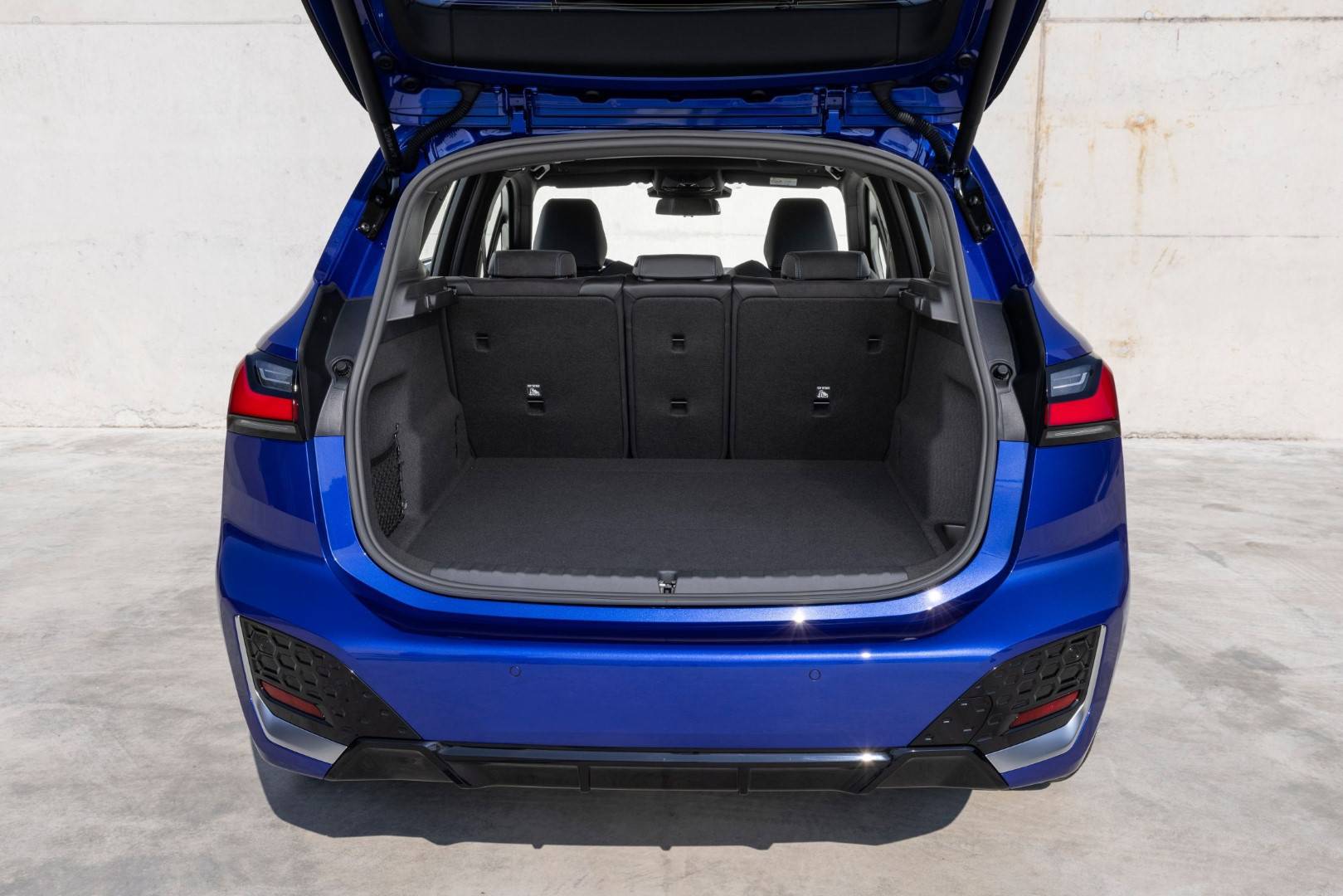 BMW-230e-active-tourer (7).jpg