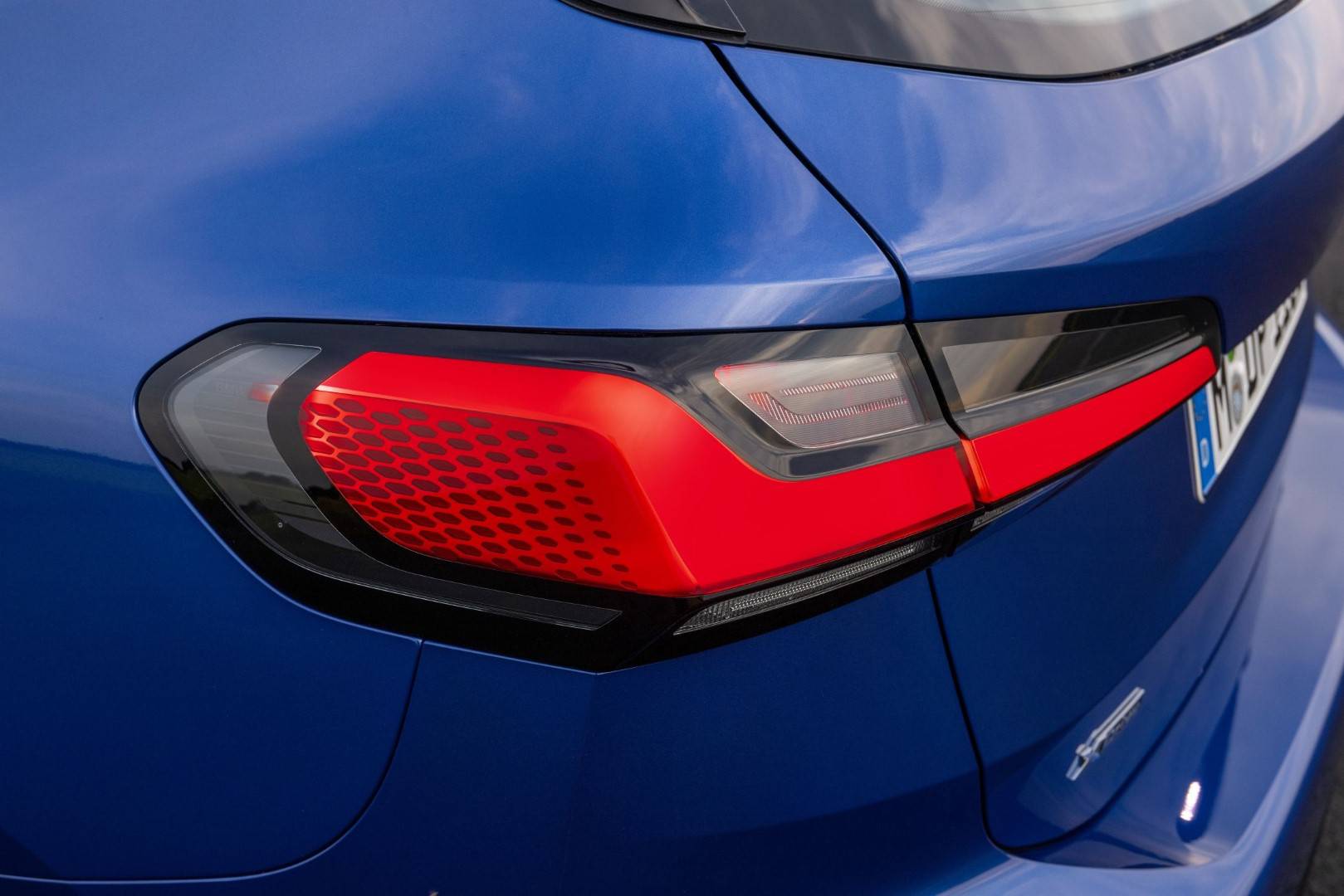 BMW-230e-active-tourer (26).jpg