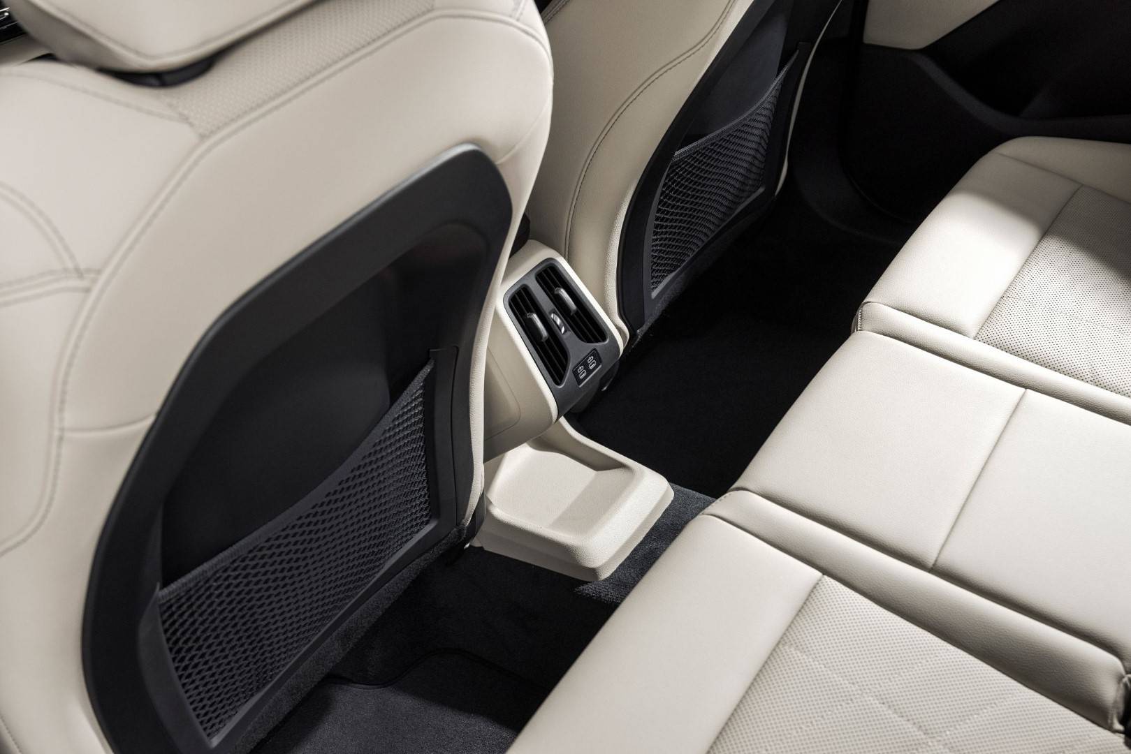 BMW-223i-Active-Tourer (11).jpg