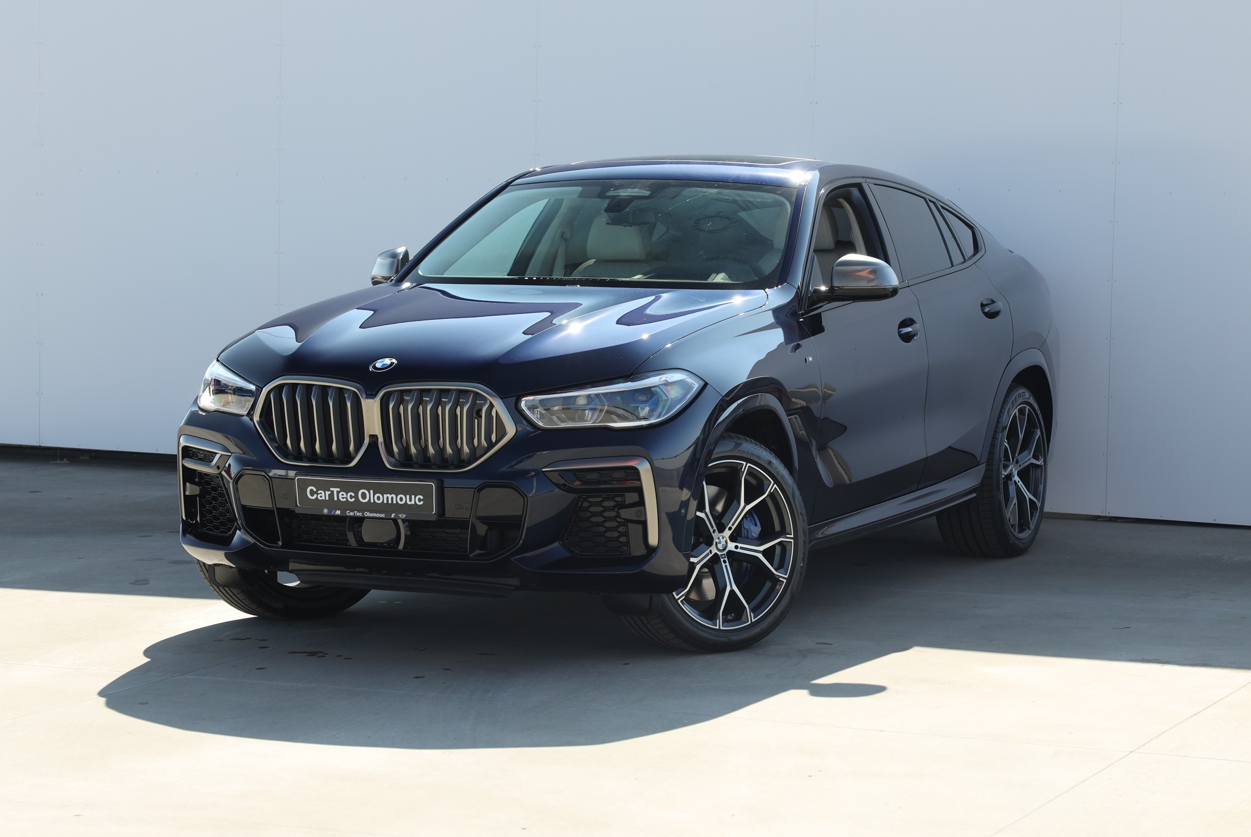 BMW X6 M50i