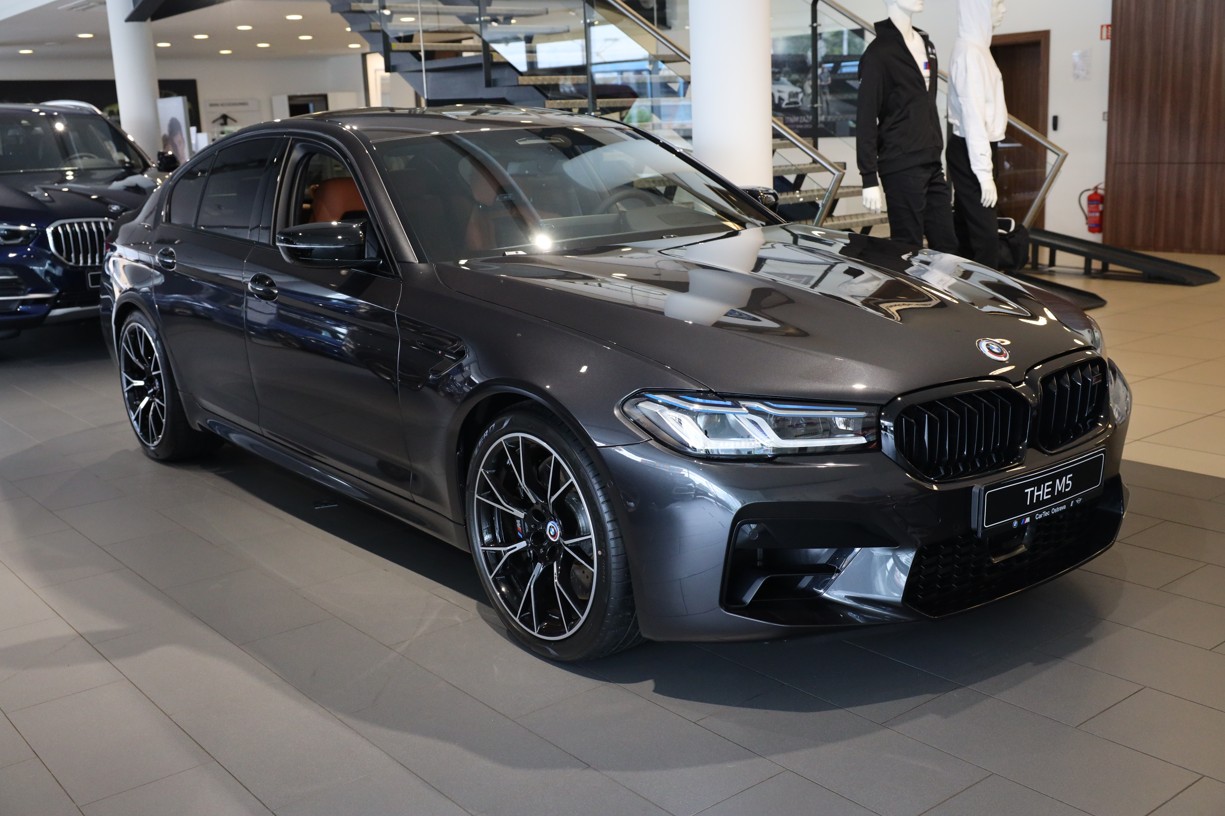 BMW M5 Sedan