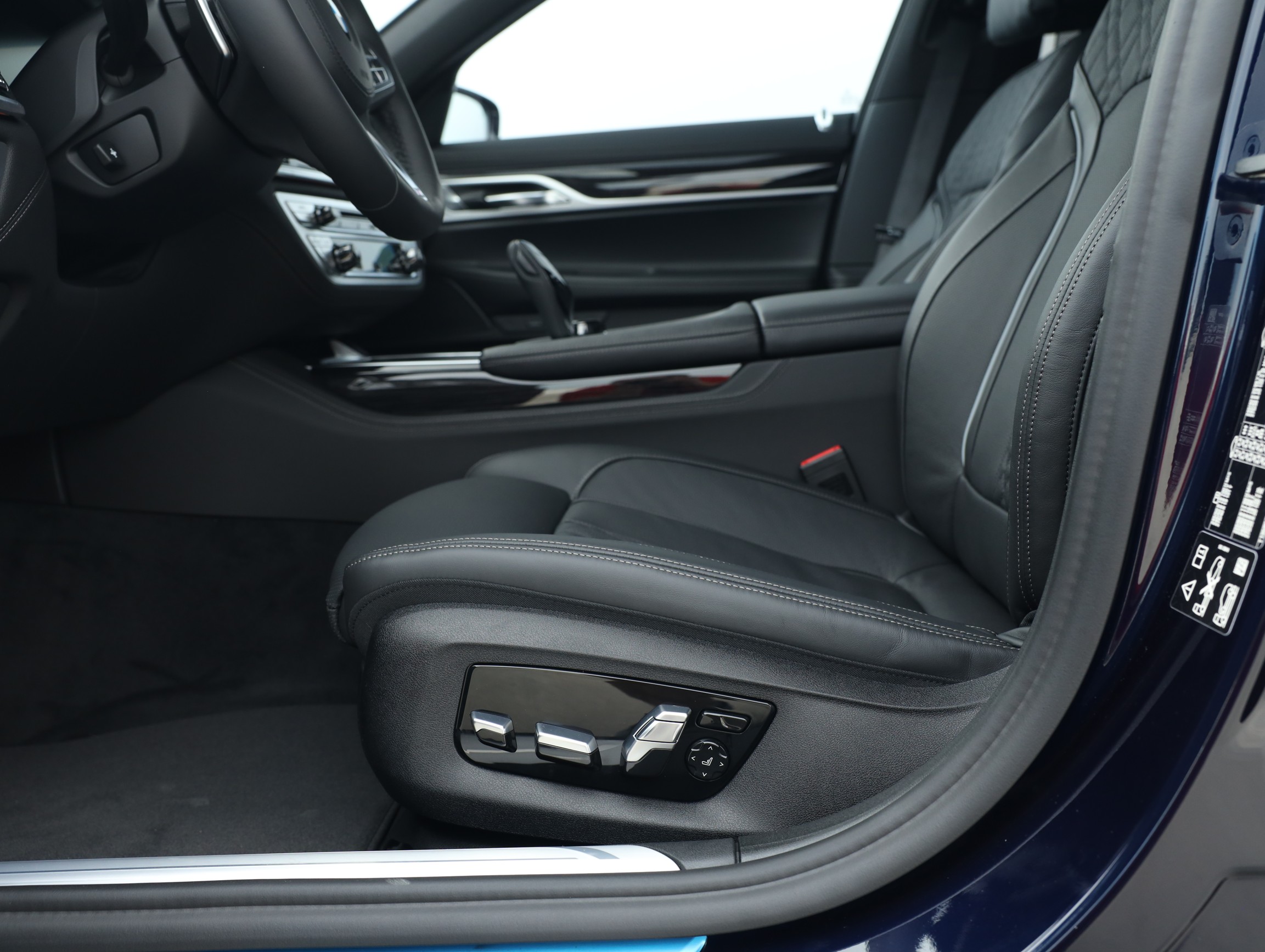 BMW 730d xDrive Sedan M Sportovní paket