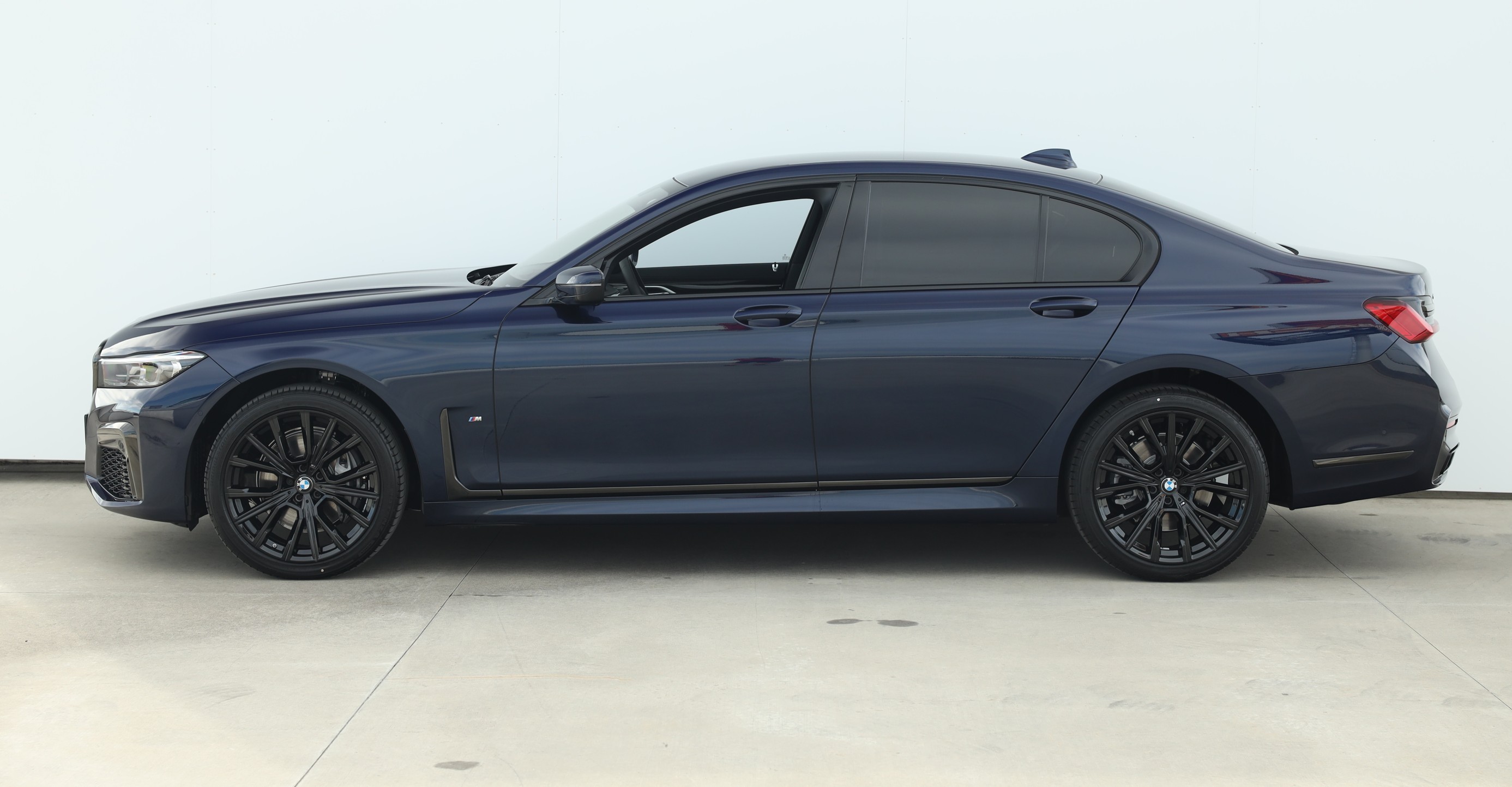 BMW 730d xDrive Sedan M Sportovní paket