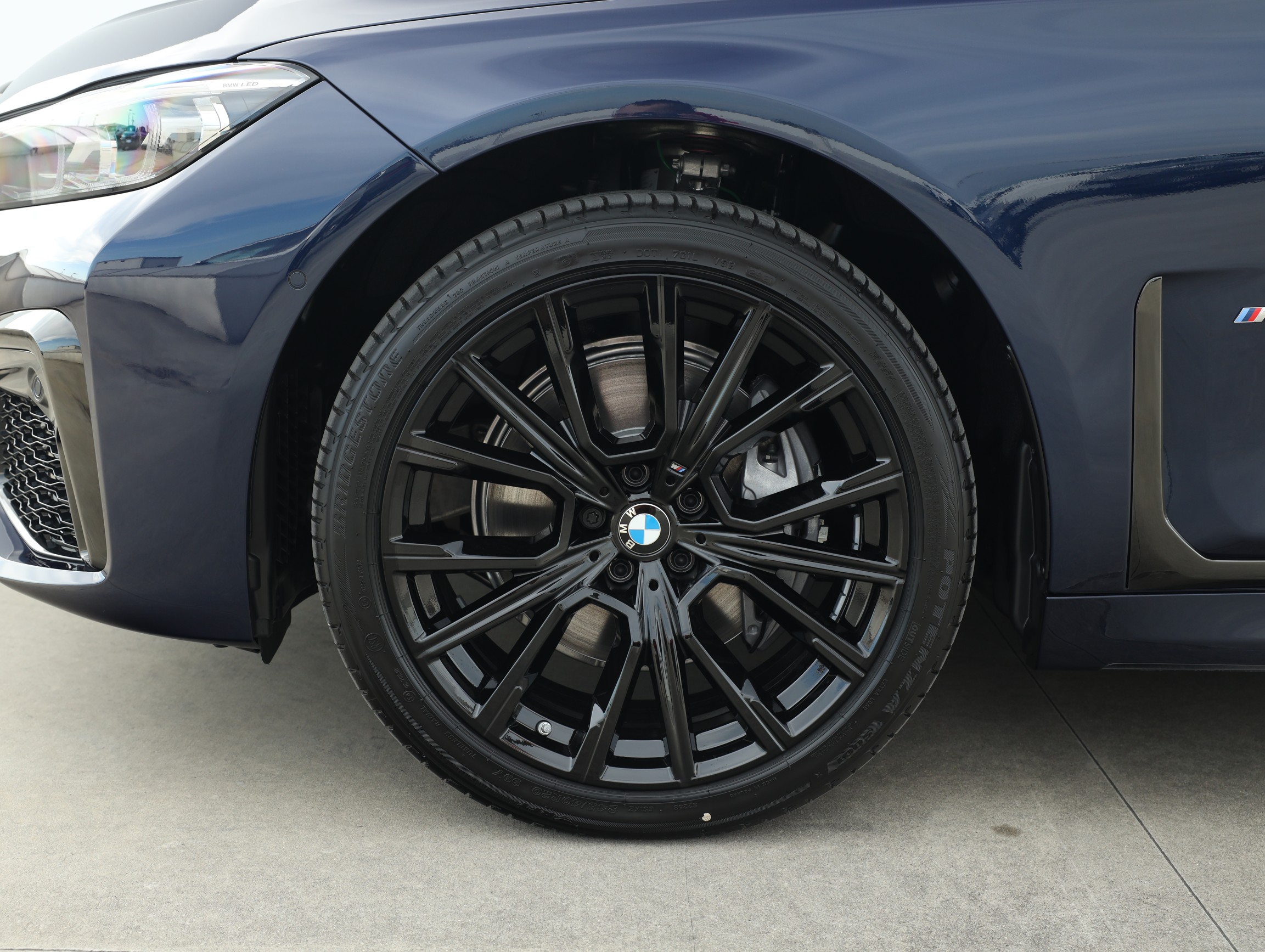 BMW 730d xDrive Sedan M Sportovní paket