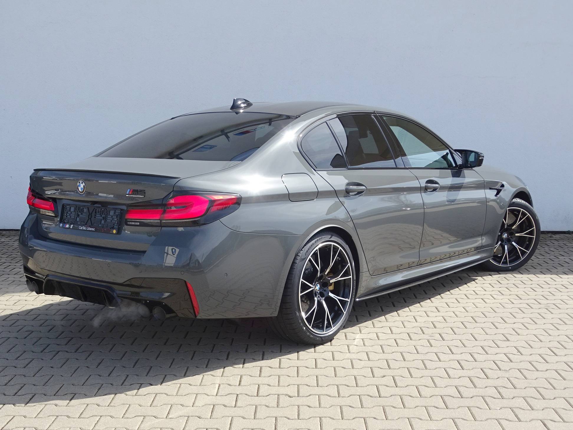 BMW M5 Sedan
