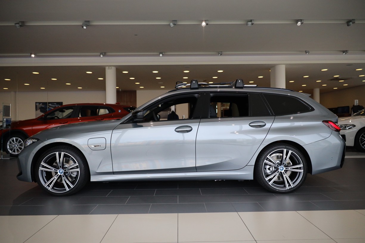 BMW 330E xDrive