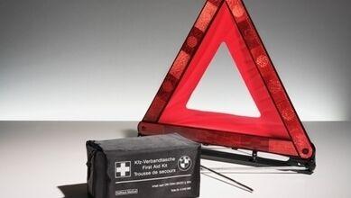 428. Výstražný trojúhelník a lékárnička